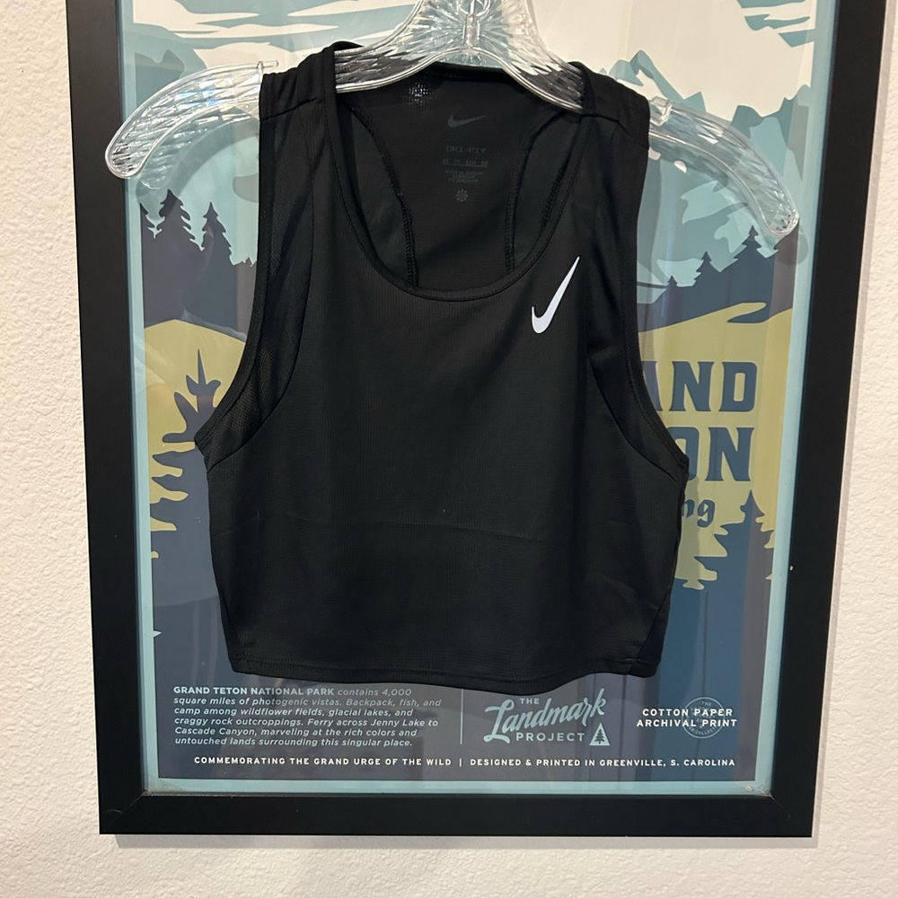 NWOT Nike Black cropped Dri-Fit Tank Top with silver reflective Logo size